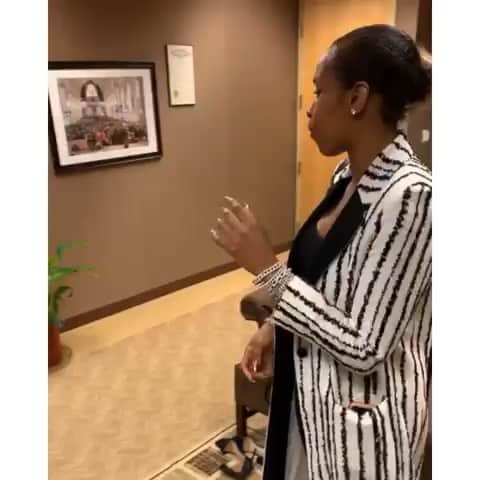 ジェニファー・ハドソンのインスタグラム：「I threw my shoe at her  and she threw it back at me ! U better sang @keke_wyatt yal ain’t nothing left to sing after she get done !」