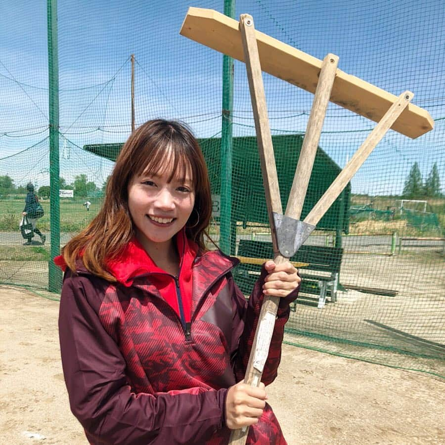 古田ちさこさんのインスタグラム写真 - (古田ちさこInstagram)「⚾️ 今年から関東最大軟式野球大会Victoriaの公式マネージャーをさせていただいております⭐︎ 今日は2度目の出動日✨ 湾岸ベースボーイズ vs Sundaysのリーグ戦を取材させていただきました♩ 今日のインタビューは噛まなかった！と、思います😂 試合は3-0で湾岸ベースボーイズの完封勝利！ 2枚エースの小山投手が完投でした♩ Sundaysも活気があってとっても良いチーム！ リーグ戦頑張ってください☺️ ・ ウェアは公式サポーターの @majestic_japan です！ 格好良いウェアも着られて嬉しいです♩ ・ #victoria大会#軟式野球#軟式野球大会#草野球#草野球大会#baseball#ビクトリア#victoria#野球#湾岸ベースボーイズ#Sundays#ねぇ顔まんまる」4月28日 15時47分 - chisakofuruta