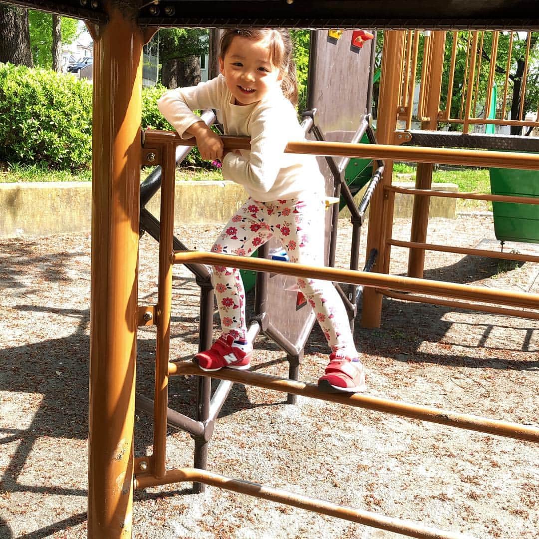 中岡由佳さんのインスタグラム写真 - (中岡由佳Instagram)「GW前半は実家に帰省。子供達は公園へ！ #4y8m #2y0m #park」4月28日 15時59分 - yuka_nakaoka