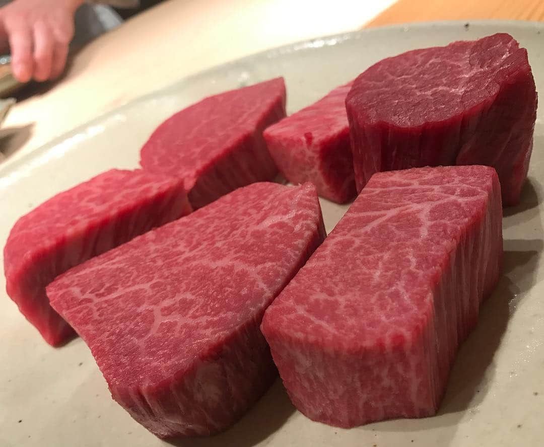 松山まなかさんのインスタグラム写真 - (松山まなかInstagram)「#肉 #肉割烹 #西麻布 #上 #うしごろ #肉食女子 #マラソン女子」4月28日 15時51分 - manakamatsuyama