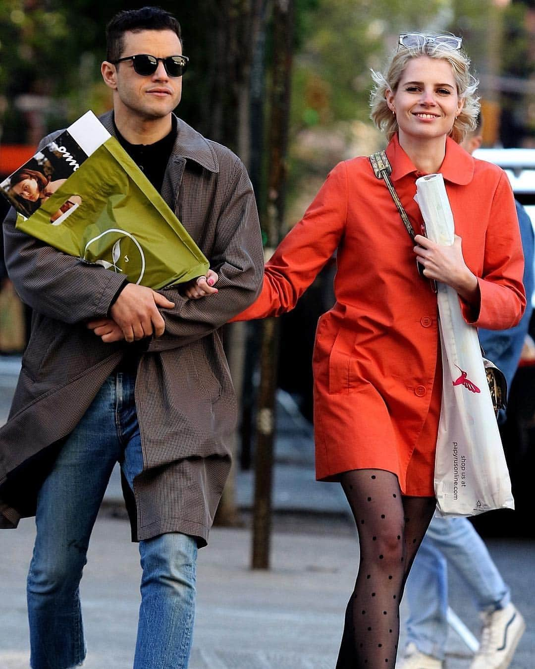 Just Jaredさんのインスタグラム写真 - (Just JaredInstagram)「@ramimalek steps out for the day with girlfriend @lucyboynton1!  #RamiMalek #LucyBoynton Photo: Getty」4月28日 16時07分 - justjared