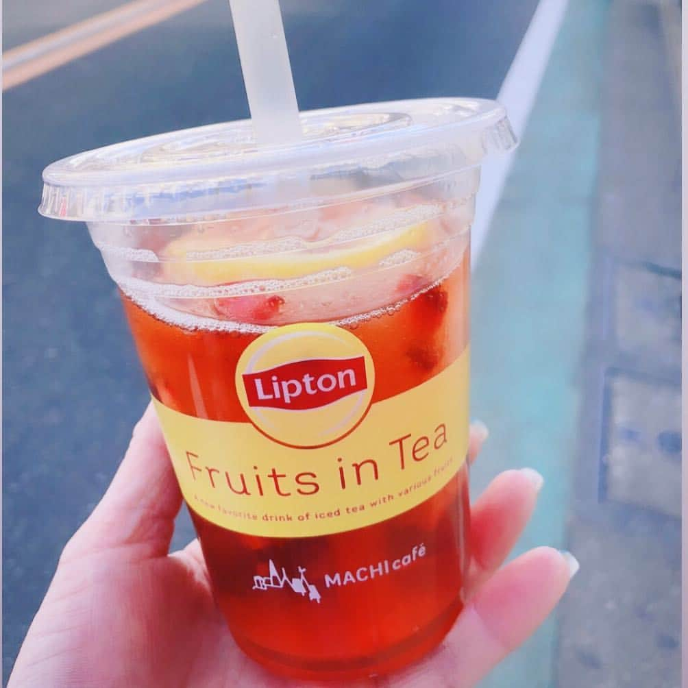 YUUKIさんのインスタグラム写真 - (YUUKIInstagram)「今年もきたきた💛。 #fruitsintea @akiko_lawson  #machicafe #lipton #instagood #foodstagram #drink #seasondrink #love #photooftheday  #ローソン #フルーツインティー #一年越し  #嬉しい再販 #絶品 #去年は売り切れ店続出 #楽しむぞ #キック帰り #一気飲み」4月28日 16時24分 - yuuki_._official