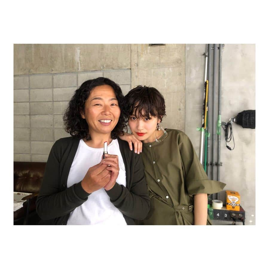 高橋愛さんのインスタグラム写真 - (高橋愛Instagram)「@spring_tkj 6月号🧡 ㅤㅤㅤㅤㅤㅤㅤㅤㅤㅤㅤㅤㅤ @tomokookada さんに カッコよくしてもらいました〜💗 ㅤㅤㅤㅤㅤㅤㅤㅤㅤㅤㅤㅤㅤ ありがたいことに 今月号、たくさん出させていただいております😊🙏🏻 ㅤㅤㅤㅤㅤㅤㅤㅤㅤㅤㅤㅤㅤ 是非みてくださいねー！！！ ㅤㅤㅤㅤㅤㅤㅤㅤㅤㅤㅤㅤㅤ #岡田さんメイク #岡田知子 さん #SPRiNG #ミテネ♡ #気分は男役 #宝塚 #楽屋でも宝塚話 #最高か！」4月28日 16時21分 - i_am_takahashi