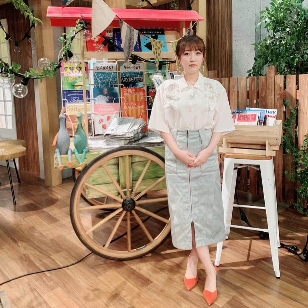 高橋みなみさんのインスタグラム写真 - (高橋みなみInstagram)「NHK総合  首都圏情報ネタドリ！ 衣装が薄手になってきました☺️ と言いつつ最近は寒暖差が激しいので、私服は中々春服着れない日もあるから こうやって衣装で春めくことができるのは嬉しい😊  1枚目の衣装👗 ブラウス@rpko_official スカート@a.saught イヤリング@mgb_jp パンプス@re_rz  2枚目の衣装👗 ワンピース@adelly.tokyo パンプス@charleskeith_jp  #首都圏情報ネタドリ #nhk総合  #nhk  #tv #fashion  #love #happy」4月28日 16時51分 - taka37_chan