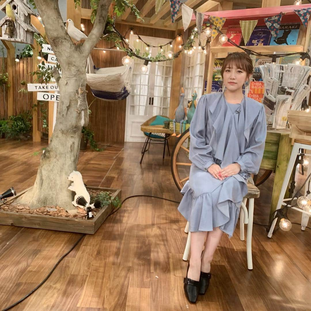 高橋みなみさんのインスタグラム写真 - (高橋みなみInstagram)「NHK総合  首都圏情報ネタドリ！ 衣装が薄手になってきました☺️ と言いつつ最近は寒暖差が激しいので、私服は中々春服着れない日もあるから こうやって衣装で春めくことができるのは嬉しい😊  1枚目の衣装👗 ブラウス@rpko_official スカート@a.saught イヤリング@mgb_jp パンプス@re_rz  2枚目の衣装👗 ワンピース@adelly.tokyo パンプス@charleskeith_jp  #首都圏情報ネタドリ #nhk総合  #nhk  #tv #fashion  #love #happy」4月28日 16時51分 - taka37_chan