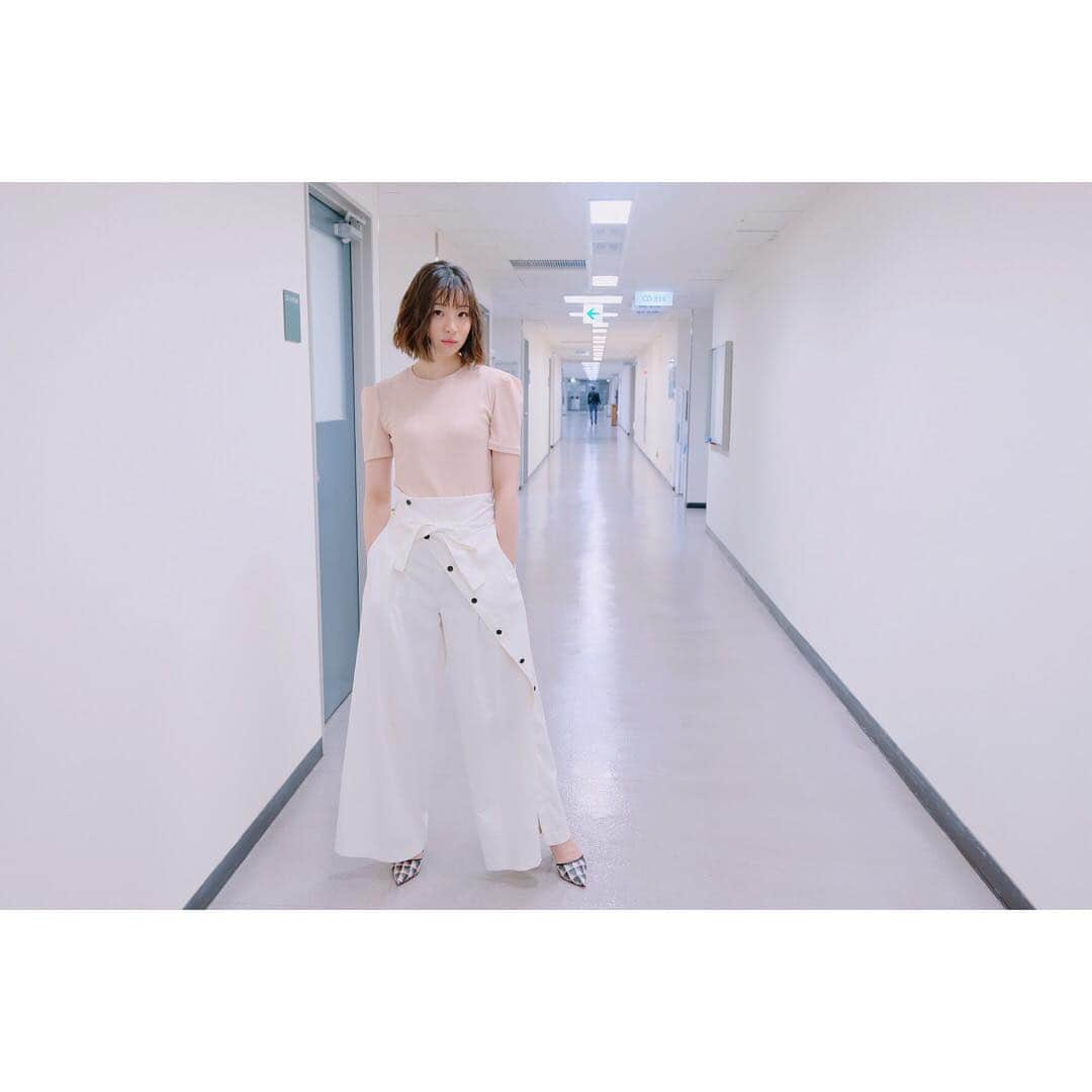 足立梨花さんのインスタグラム写真 - (足立梨花Instagram)「土スタ👗 . . トップス @verybrain  パンツ @thekeijiny  アクセサリー @agete_official」4月28日 17時26分 - adacchee