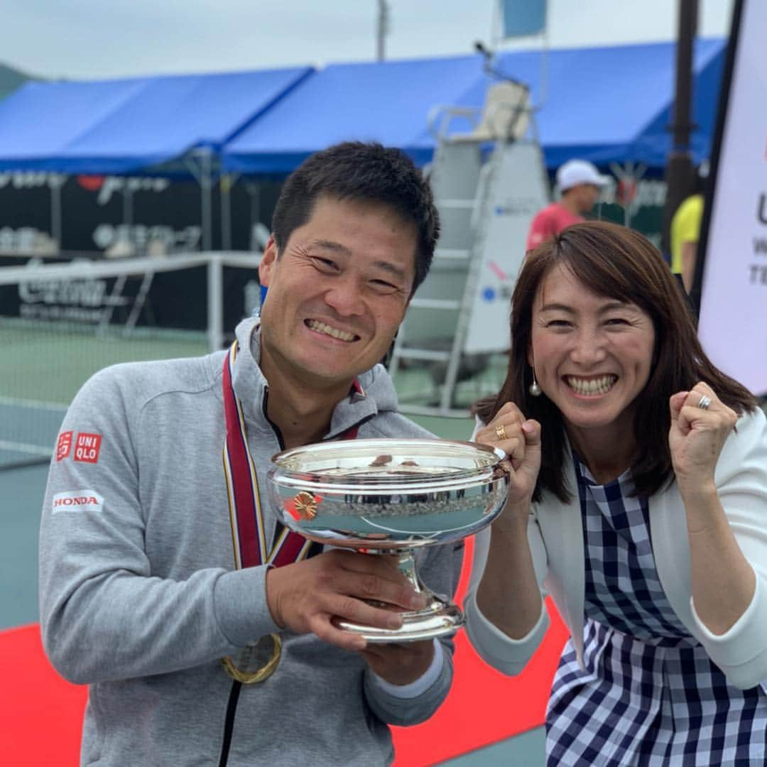 杉山愛さんのインスタグラム写真 - (杉山愛Instagram)「今日は車椅子テニスの大会 🎾JAPAN OPEN🎾の男女決勝戦の解説に呼んで頂きました😁  上地選手は惜しくも決勝戦でデ・グルート選手に敗れてしまいましたが、あともう少しだった〜‼️ 男子決勝は世界ランキング1位の国枝選手と5位のウデ選手✨ 信じられないクオリティーの高さで本当に見応えのある決勝戦でした🏆 右肘の怪我から復活して更にレベルアップした国枝選手✨最高のプレーをありがとうございました😊✌️ 優勝おめでとうございます㊗️㊗️㊗️ GREAT JOB TEAM SHINGO‼️」4月28日 17時20分 - aisugiyamaofficial