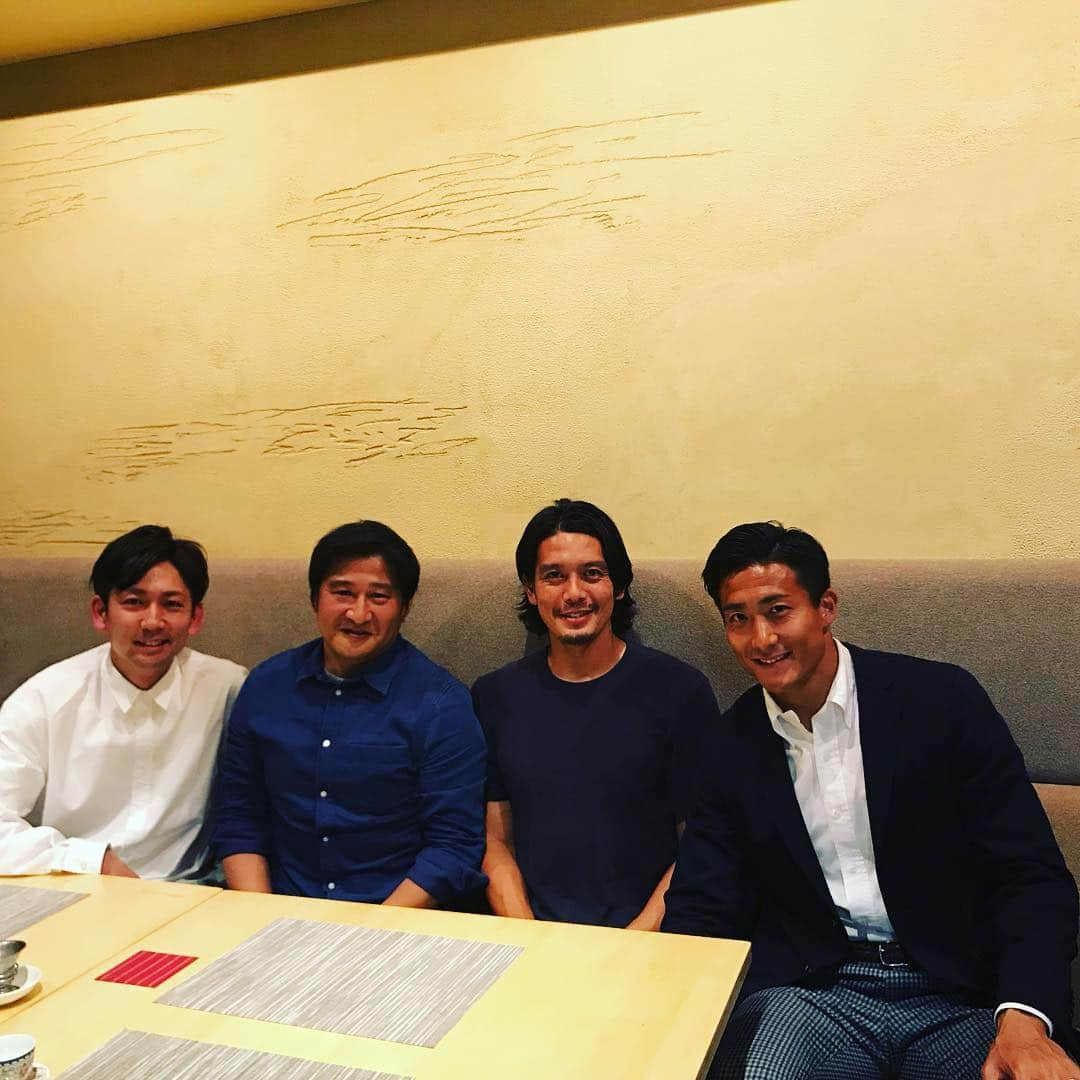 井川祐輔さんのインスタグラム写真 - (井川祐輔Instagram)「香港滞在記#106 「セカンドキャリアについての会」in 大阪。 有意義な時間でした。 #香港滞在記#香港#セカンドキャリア #大阪 #嵜本晋輔#ガンバ大阪 #木場昌雄#ガンバ大阪 #井川祐輔#ガンバ大阪 #都倉賢#セレッソ大阪 #hongkong#hk#osak#teammate」4月28日 17時20分 - yusukeigawa_4