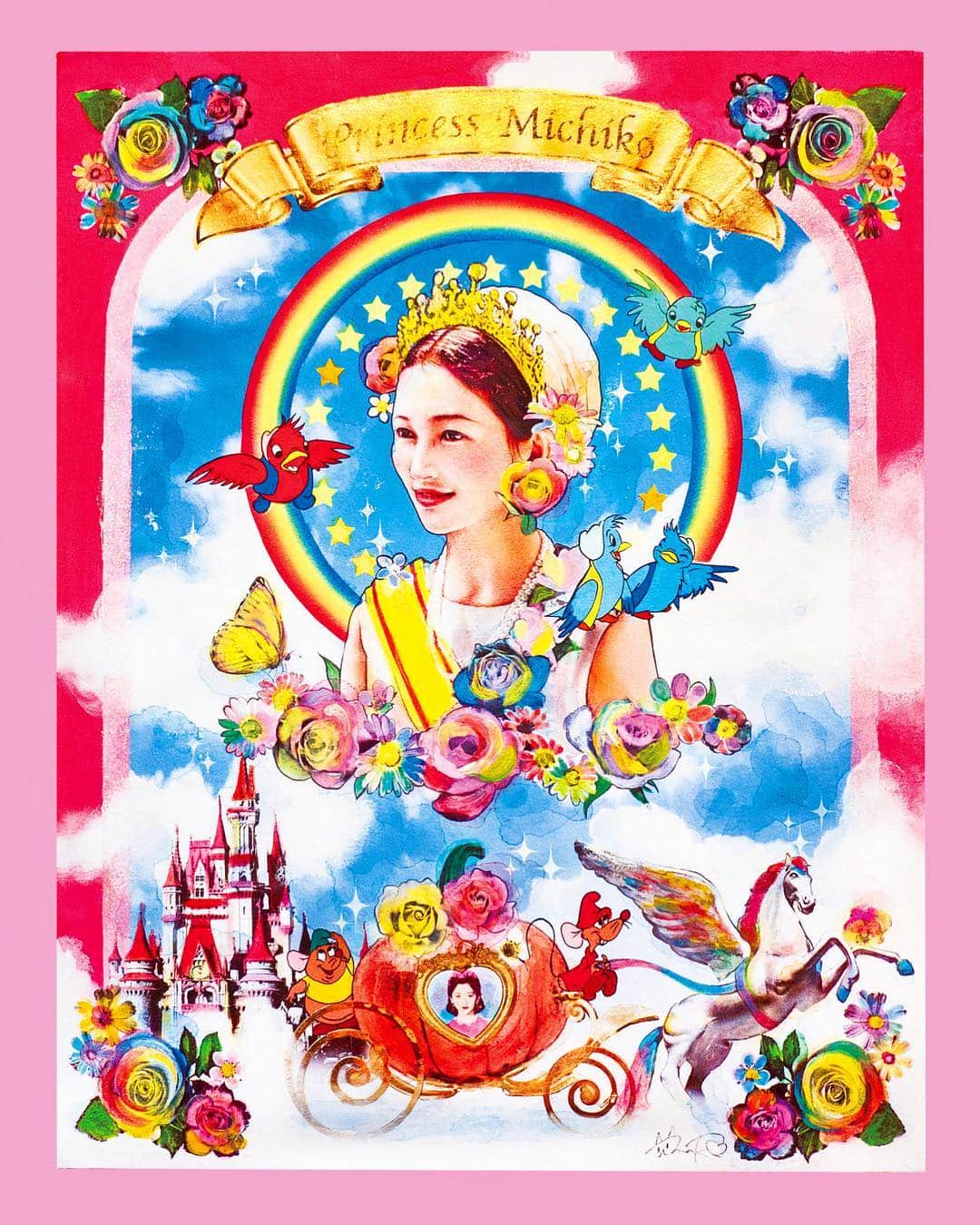 マコ・プリンシパルのインスタグラム：「Princess Michiko🌹👸🌈💫✨ Japanese “平成” Cinderella ・ 平成のPrincess美智子様の絵を描きました♡ “子育ての仕方”“皇室改革”など ダイアナ妃を始めとする、世界中のPrincessに多くの影響を与えた美智子さま✨ ご婚約発表当時は、才色兼備なそのカリスマ的な魅力から「ミッチー・ブーム」を巻き起こすなど、長年に渡り多くの女性の憧れの存在でもあります。 また民間初の皇太子妃という部分から、Disney映画のシンデレラキャラクターをコラージュ。 タイトルの「Princess Michiko」は、1966年に美智子さまに献呈されたバラの名前から取りました🌹 ・ 👑 ・ 👑 ・ #art #artwork #college #painting #oilpainting #Princess #美智子さま #皇后美智子」