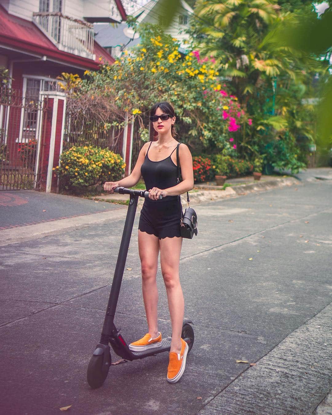 Coleen Garciaさんのインスタグラム写真 - (Coleen GarciaInstagram)「Finally had some time to take my Ninebot out! I could get used to getting around like this! 😍 It’s so convenient, easy to learn, and easy to store cause it’s foldable! It also has Bluetooth connectivity and comes with a user-friendly app. 🙂 The best part is, not only do I get to avoid the heavy Manila traffic, I also don’t contribute to it! 😁 . - (Got my @segwayph #Ninebot from @xiaomipyrlifestyle 🛴) - #segwayphilippines #segwayph #xiaomipyrlifestyle #pyrlifestyle」4月28日 17時50分 - coleen