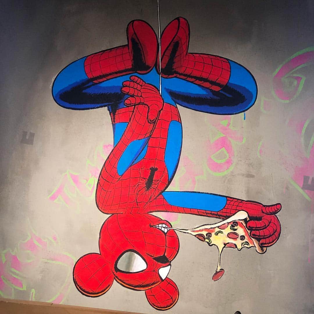 清水あすかさんのインスタグラム写真 - (清水あすかInstagram)「#spiderman #スパイダーマン #pizza #ピザ #art #アート #asukahime好きなもの」4月28日 17時51分 - asukahime1015