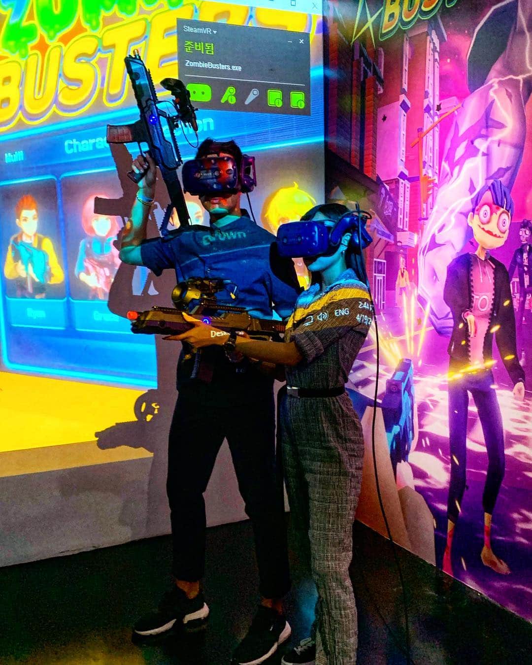 ソニアのインスタグラム：「Singapore’s most exciting tech carnival by @IMDAsg is here! SG:Digital Wonderland is packed with more cool gadgets and exciting activities lined up for you to discover, experience and innovate! . Explore the latest tech to see what it is like to live in a digital future and play with the latest immersive technology such as Augmented Reality (AR) dodgeball and Virtual Reality (VR) food fight and even a VR Cinema – all for FREE at SG:Digital Wonderland! . Just like what Joakim and I are doing here! No prizes for guessing who lasted longer in the zombie buster VR game and survived the apocalypse.. (ME🥶) . Here are the deets: 18 – 19 May 2019 11.00am to 8.00pm Suntec City Convention Centre, Hall 404 – 406  Admission is FREE! Find out more at www.sgdigitalwonderland.sg  #SGDigitalWonderland #SGDigital #IMDAsg #sp」