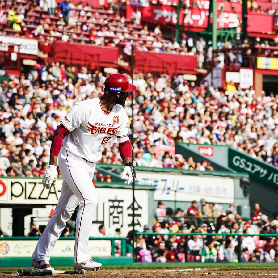 東北楽天ゴールデンイーグルスさんのインスタグラム写真 - (東北楽天ゴールデンイーグルスInstagram)「⚾️ ⚾️E 8-10 M⚾️ ブラッシュ選手が逆転4号3ランと5号ソロの連発‼️ 6回にはオコエ選手が3号ソロを放ち1点差に👍🏼 9回は高梨選手と山下選手の同級生バッテリーで 相手の主軸をしっかり3者凡退👏🏼 しかし今日も接戦を落として連敗ストップならず。 最多動員数を更新する28,323人のご来場をいただき 誠にありがとうございました‼️ #rakuteneagles #RESTART #日本一の東北へ #ブラッシュ #オコエ瑠偉 #高梨雄平 #山下斐紹」4月28日 18時07分 - rakuten_eagles