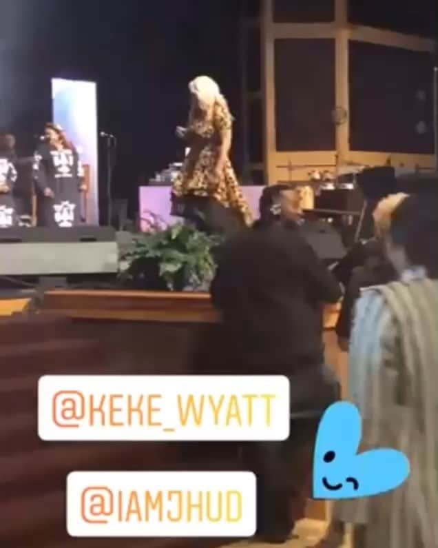 ジェニファー・ハドソンのインスタグラム：「Well I guess we just gone be throwing shoes back and forth  @keke_wyatt 👠 👠 👠」