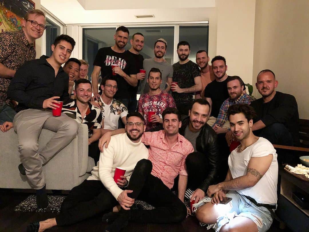 ハビエル・ラジャのインスタグラム：「Bday part 2 with my Toronto fam」
