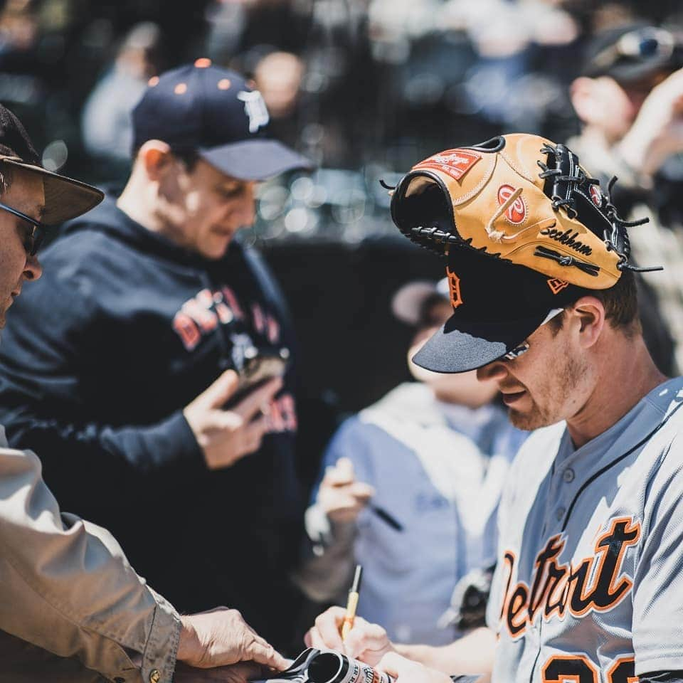 デトロイト・タイガースさんのインスタグラム写真 - (デトロイト・タイガースInstagram)「Wish granted (along with a few autographs). Tigers fans are the best fans! #MotorOn」4月29日 4時11分 - tigers