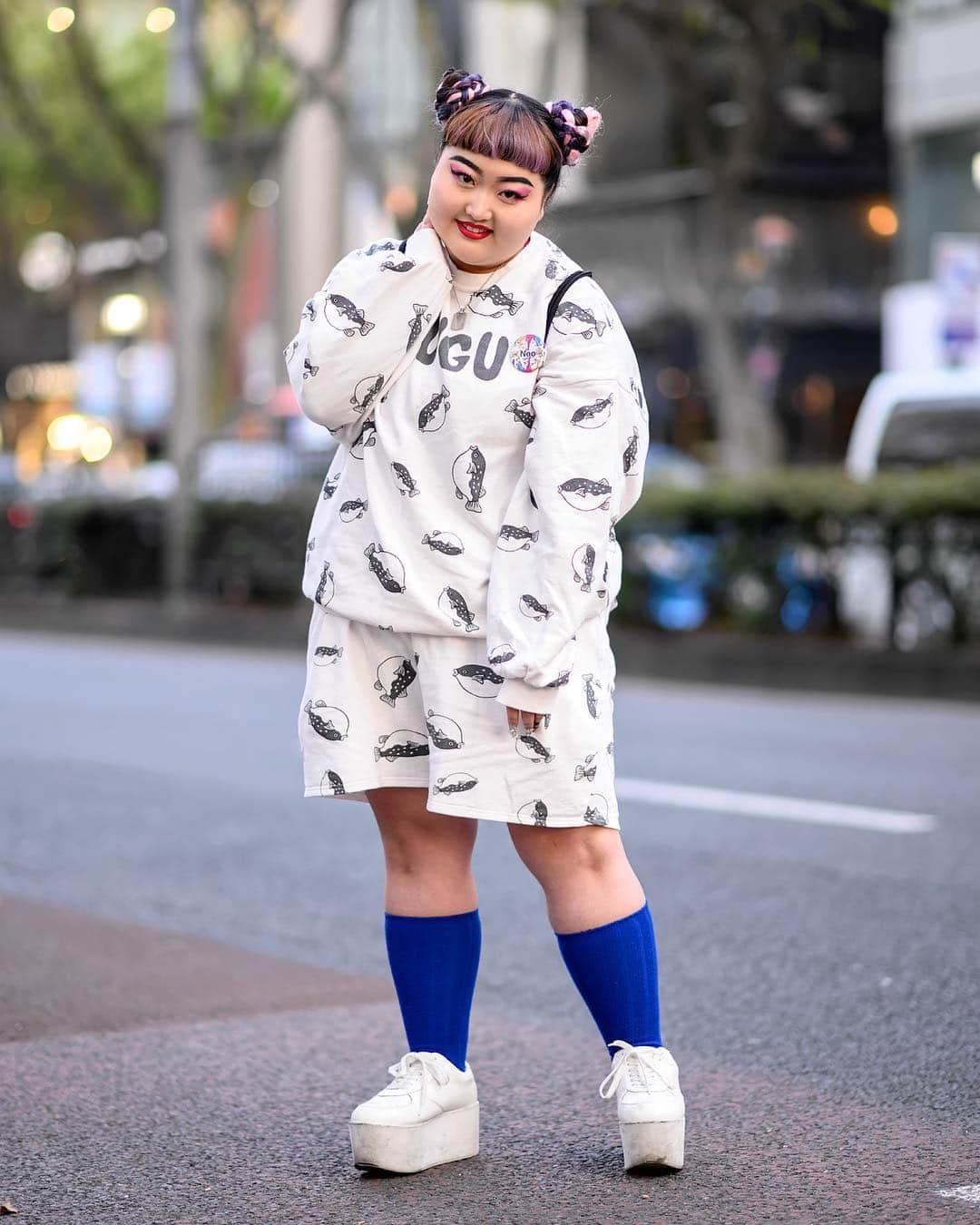 Harajuku Japanさんのインスタグラム写真 - (Harajuku JapanInstagram)「20-year-old aspiring Japanese pop idol Namitexin (@namitexin_official) on the street in Harajuku wearing a matching FUGU print sweatshirt and FUGU shorts set by Punyus (produced by Naomi Watanabe) with a WEGO sackpack and Punyus platform shoes.」4月29日 4時23分 - tokyofashion