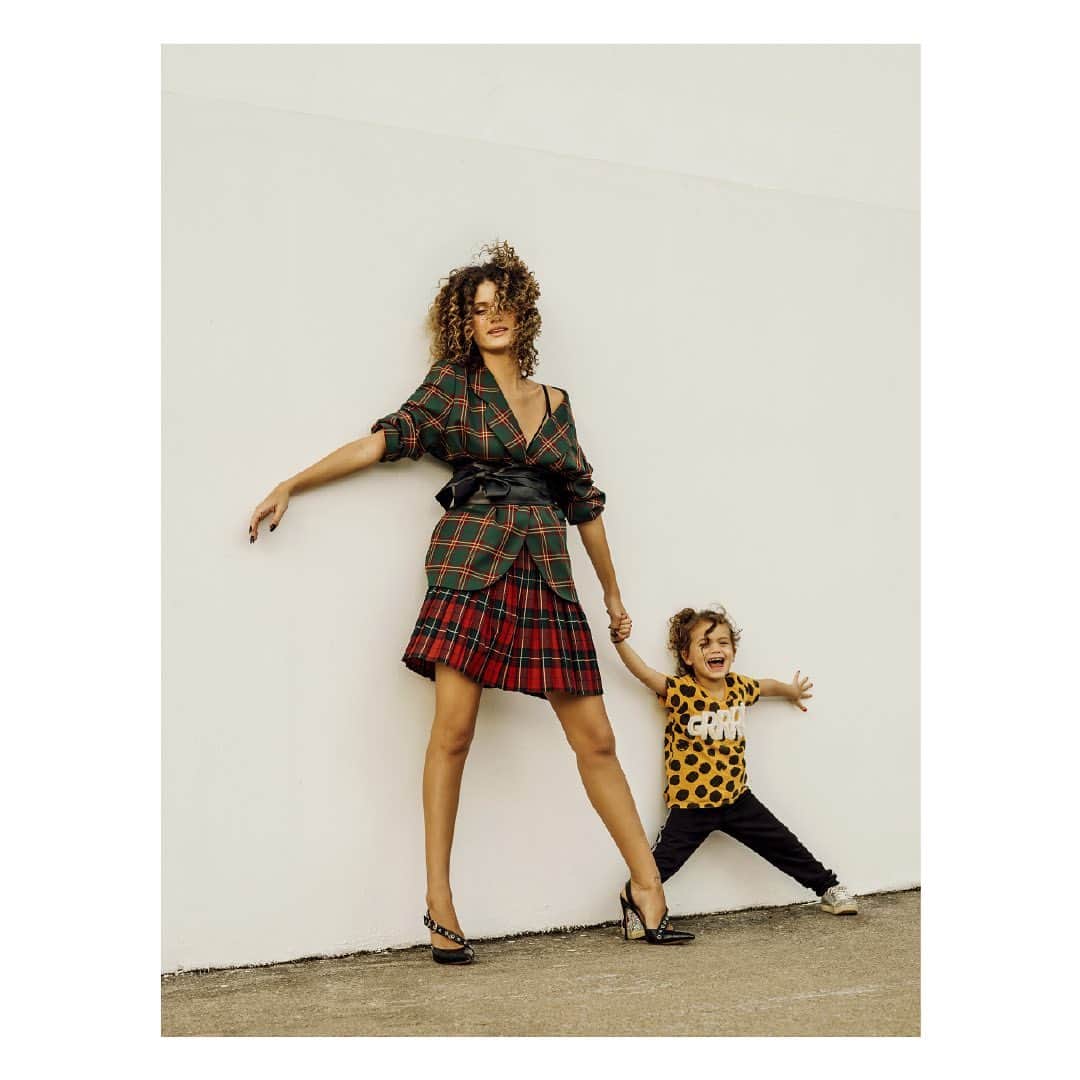 Schutzのインスタグラム：「❤️❤️❤️. @laura  #schutzmomyourway」