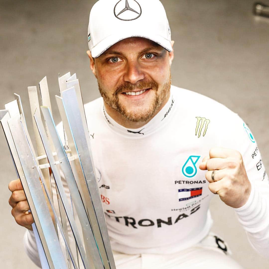 のインスタグラム：「‪🏆✊ The happiest man in all of Azerbaijan! @valtteribottas • #MercedesAMGF1 #Mercedes #AMG #F1 #PETRONASmotorsports #VB77 #AzerbaijanGP #Baku @petronasmotorsports」