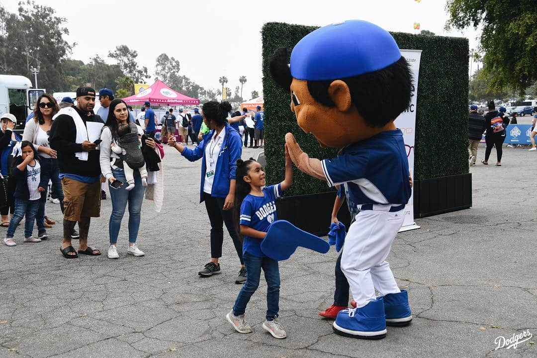 Los Angeles Dodgersさんのインスタグラム写真 - (Los Angeles DodgersInstagram)「The first #VivaLosDodgers in the books!」4月29日 4時41分 - dodgers