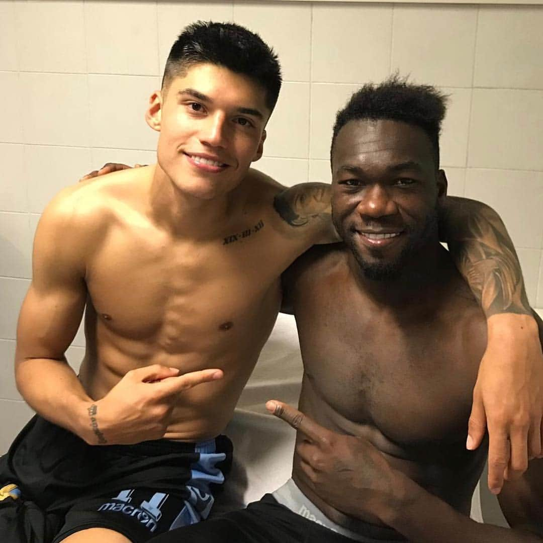 ホアキン・コレアさんのインスタグラム写真 - (ホアキン・コレアInstagram)「Vittoria importantissima. El hombre del partido. +3 🤜🏼🤛🏿 #forzaLazio ⚪🔵」4月29日 4時43分 - tucucorrea