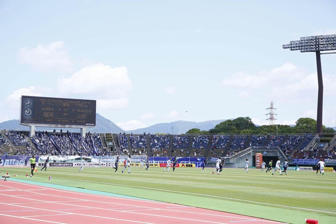 杉山力裕のインスタグラム：「昨日の山形戦、最後まで熱い応援ありがとうございました。 なかなか結果が出ずにもどかしい時期ですが、またすぐに試合が来るので次の試合に勝てるようチーム一丸で準備していきます。僕は今出れていませんが、その時その時の役割を全うしたいと思います。今はジョンが出ているので僕とたくみでジョンをしっかりサポートしていきます。 次の試合、みんなの力を合わせて勝ちましょう。 #アビスパ福岡 #福岡一丸 #福岡」