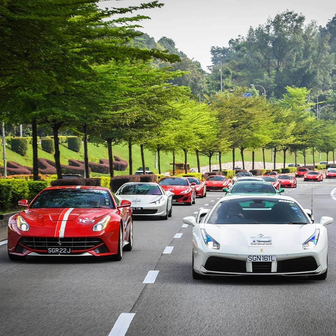 Ferrari APACさんのインスタグラム写真 - (Ferrari APACInstagram)「#10thAnniversaryGrandTour: A weekend of excitement where passion meets grandeur. Over 100 #Ferrari owners from Malaysia, Singapore and Thailand gathered in #KualaLumpur and formed a parade to #IstanaAlamShah & #Putrajaya last weekend for a lifestyle drive. #FerrariMYSGTHTurns10 #10YearsofFerrariMY #10YearsofFerrariSG #10YearsofFerrariTH」4月28日 20時30分 - ferrariapac