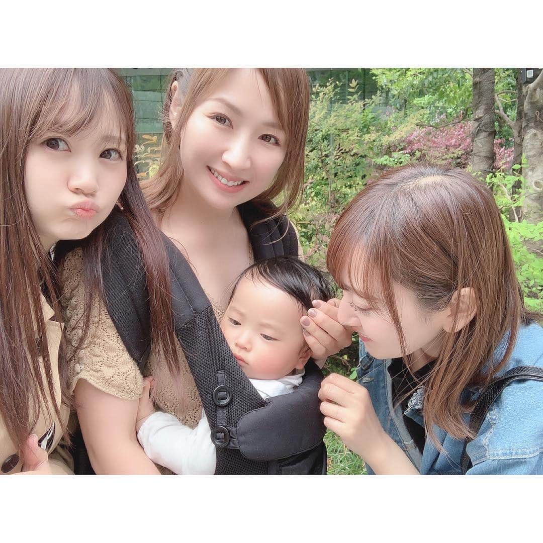 浜田翔子さんのインスタグラム写真 - (浜田翔子Instagram)「ゆずぽんと坊っちゃん。 姉妹がとりこ。 かわいい😍💕 動画ずっと見とけれる🥺 ゆずぽんずっと抱っこおんぶで 立ってたからママは凄いなぁと思いました。🥺」4月28日 20時47分 - shoko_hamada