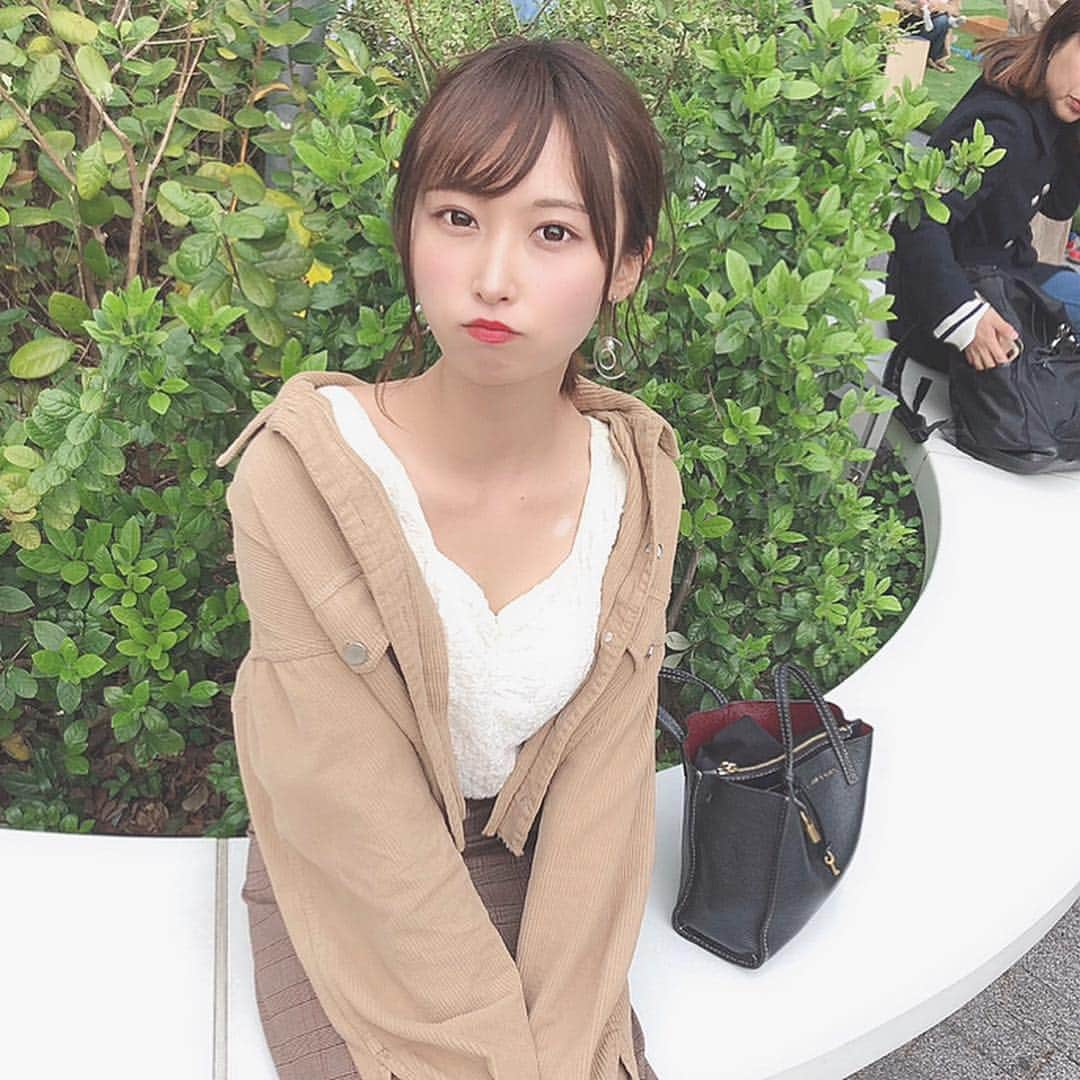 島田玲奈さんのインスタグラム写真 - (島田玲奈Instagram)「. 最近、寒かったり暑かったり、毎日お洋服まちがえる🥺 . 皆さん、GW楽しんでますか？🌸 平成最後の日、何するか悩んでる！！！！ 令和１日目、何しよう！！」4月28日 20時47分 - smd_rn321