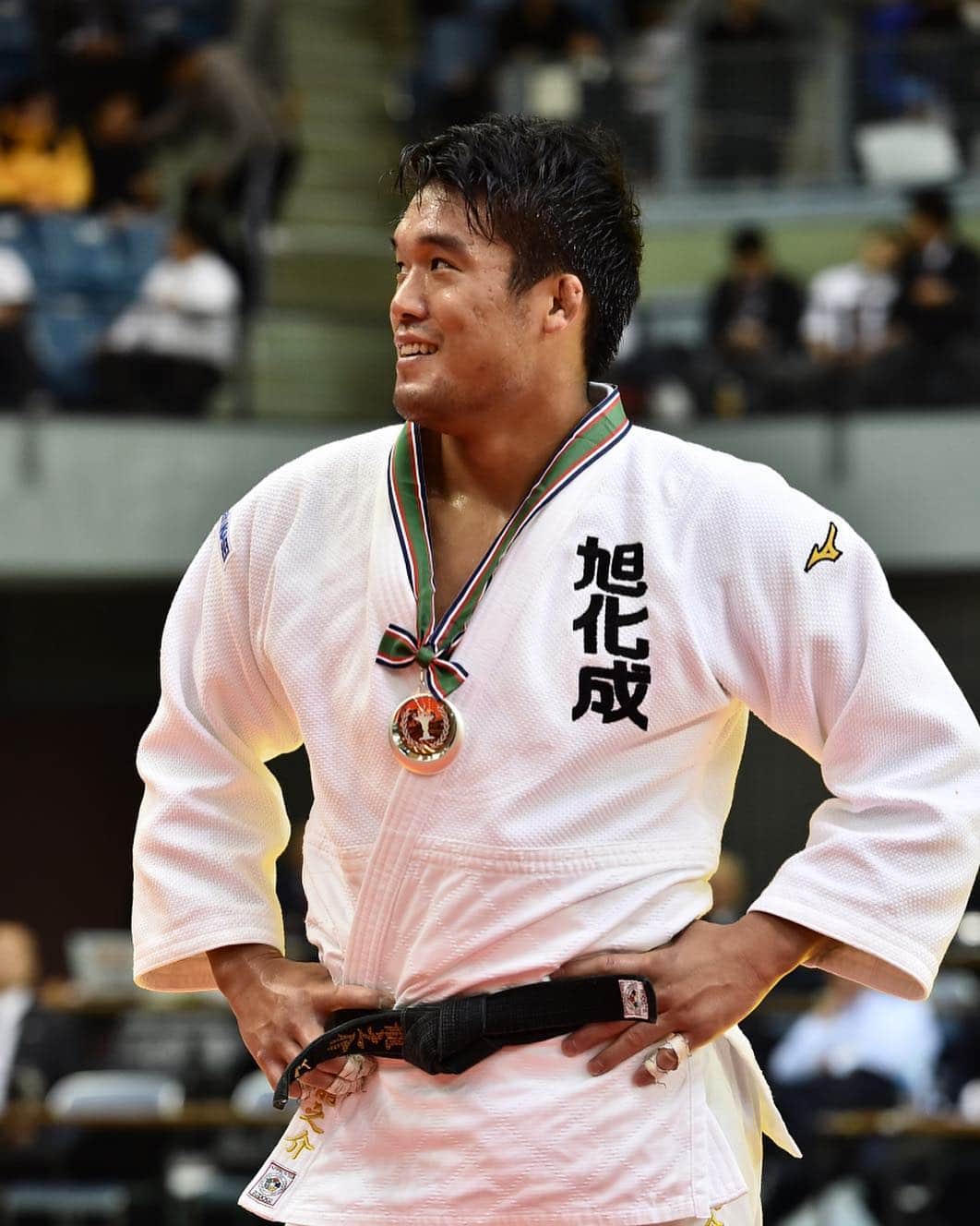 羽賀龍之介さんのインスタグラム写真 - (羽賀龍之介Instagram)「28歳になりました。 来年には家族が増えている予定です。 これからも応援よろしくお願いします！ #mybirthday#asahikasei#judo Photo by 近代柔道」4月28日 20時41分 - ryunosukehaga