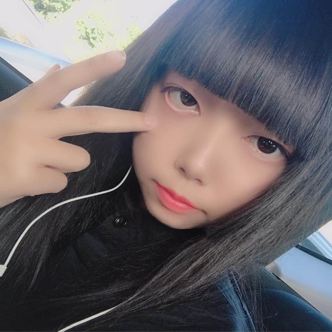 井出ちよのさんのインスタグラム写真 - (井出ちよのInstagram)「やっほーい、ちよのだよ🌈  今日は『春のヘッドフォン祭り2019』ありがとうございました！面白企画でしたね。満員で中に入れなかった人、ごめんねー。 ライブ音源って録るの難しいんだね。高橋さん、ありがとうございました！OTOTOY さんから配信開始してるので、みんな聴いてねー！ そして8/15ワンマンのフライヤーも完成！もらってくれたかな？友達にも配ろう！ . . . ★スケジュール★ 🌈4/30(火)【井出ちよの】 『新曲発表会』 @岳南富士地方卸売市場 観覧無料 ★「高二・三学期の結果報告」新曲発表と、CD-R「季刊井出ちよのvol.7」も発売予定。 ●40分間ライブ予定 ------------------------------ 🌈5/1(水) 【井出ちよの】 『やまもとゆいぷれぜんつ　あいどるまみれ』 @渋谷DESEO 前売／2500円(+1d)当日／3000円(+1d) ------------------------------ 🌈5/4(土) 【井出ちよの】【3776#3Neo】 @富士川楽座 (東名富士川SA上り) 観覧無料 12:00-12:30 井出ちよの 14:00-14:30 3776#3Neo ------------------------------ 🌈5/5(日)【3776#3Neo】 『Beat Happening！渋谷IDLE BEST PANIC！第２部』 @渋谷LUSH 前売／2900円(+1d)当日／3400円(+1d) ※高校生以下1000円引き ★スケジュールページにて予約受付中 ------------------------------ 🌈5/6(月) 【3776#3Neo】 『ギュウ農フェス春のSP2019』 @新木場COAST 前売／4500円(+1d) チケットはe+にて ------------------------------ 🌈5/12(日) 【井出ちよの】【3776#3Neo】 『富士ばらまつり　かぐや富士コンサート』 @富士中央公園 西側イベント広場 観覧無料 雨天中止 10:30-11:00 井出ちよの 13:30-14:00 3776#3Neo ------------------------------ 🌈5/14(火)【3776Ex】 『火曜エクステンデッド#11』 @富士宮 フジビジョン入場無料 ★YouTubeにて生配信予定 ------------------------------ 🌈5/18(土)【3776#3Neo】 『marquee≠night 23 in 寺』 @京都 龍岸寺 前売／2500円当日／3000円 チケット前売予約は専用予約フォームにて。 観覧無料 雨天中止 ------------------------------ 🌈5/28(火)【3776Ex】 『火曜エクステンデッド#12』 @富士宮 フジビジョン入場無料 ★YouTubeにて生配信予定 ------------------------------ ㊗️3776×OTOTOY企画 vol.7㊗️ 〈盆と正月が一緒に来るよ！～歳時記・完結編〉 2019年8月15日(木)  会場 : 渋谷WWW 17:30 OPEN / 18:00 START 前売り \3,000 / 当日 \3,500 チケットはeplusにて発売中 ------------------------------ #3776 #みななろ #井出ちよの #富士山 #富士宮 #富士市 #静岡県 #宮のにぎわい広場 #元気広場 #富士山ご当地アイドル」4月28日 20時50分 - 3776chiyono