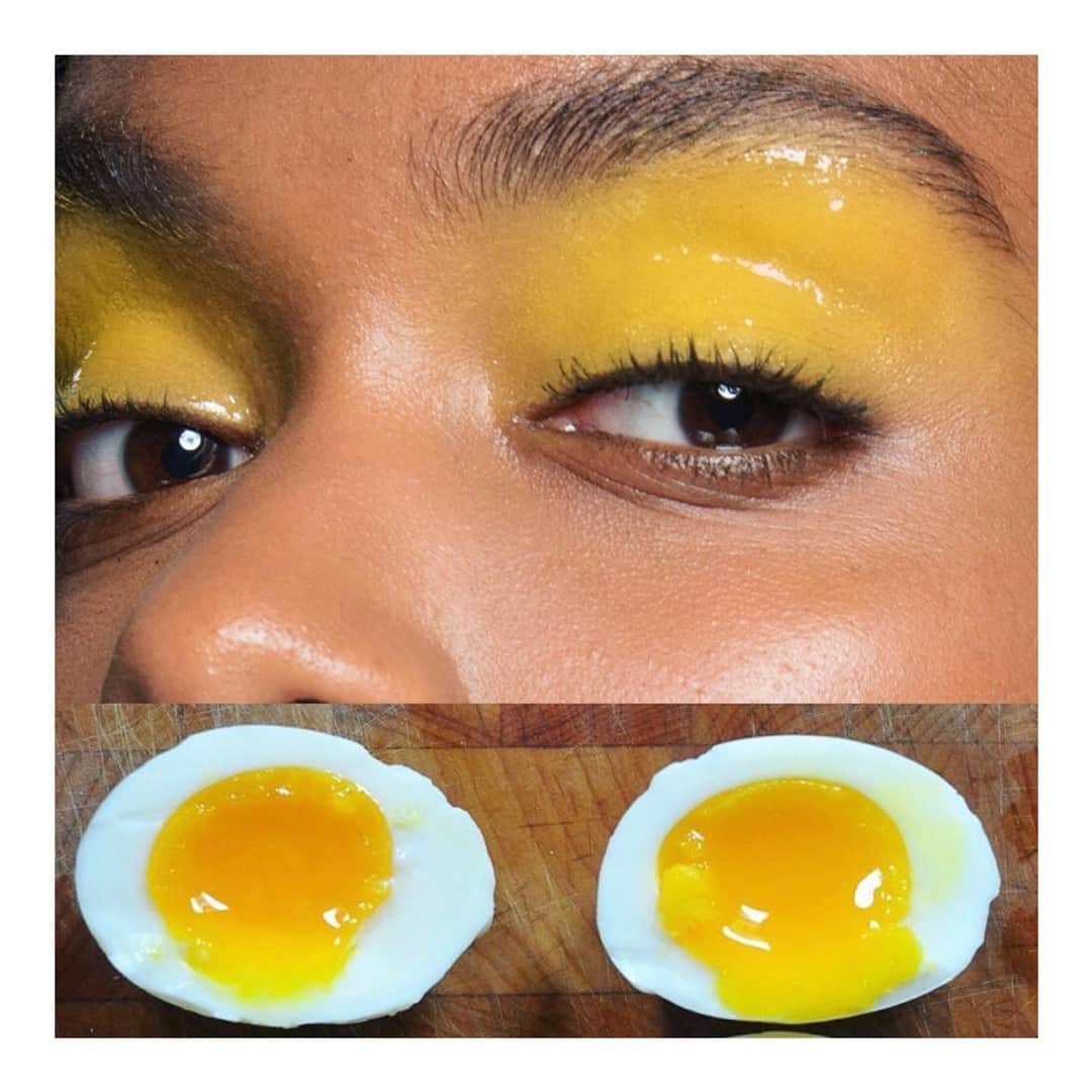 さんのインスタグラム写真 - (Instagram)「Куличи украшены, яйца покрашены 🐣 А глаза накрашены?  Выбирай самый солнечный оттенок: подводку для глаз Chromaline —  Primary Yellow из линии #MACPRO и добавь прозрачный глосс Lipglass Clear. ⠀ #repost @terrybarberonbeauty ⠀ #MACCosmeticsRussia」4月28日 21時00分 - maccosmeticsrussia
