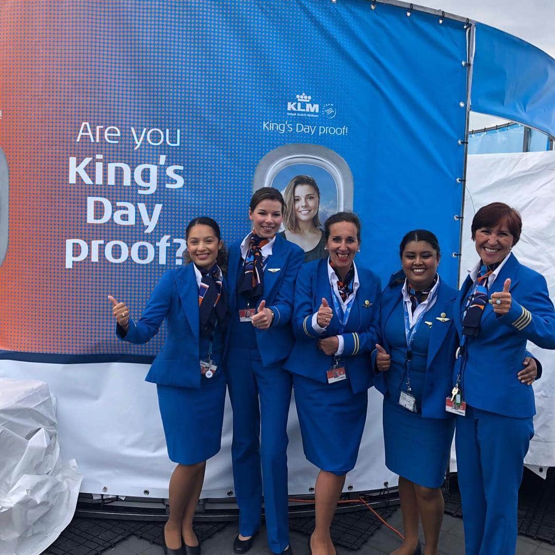KLMオランダ航空さんのインスタグラム写真 - (KLMオランダ航空Instagram)「We hope you’ve had a happy King’s Day! 👑🧡 We enjoyed ours at Schiphol Airport. And the winner is... @alma.b_nl #KLM #RoyalDutchAirlines #klmkingsdayproof #kingsday2019 • • • #kingsday #klmkingsday #klmcrew #kingsday👑 #kingsday #schiphol #airport」4月28日 21時21分 - klm