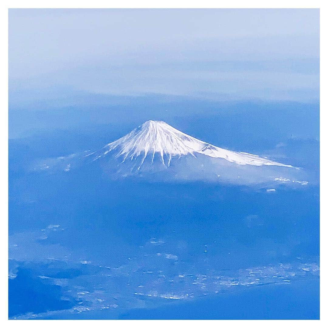 さだまさしさんのインスタグラム写真 - (さだまさしInstagram)「今日の富士山🗻 平成最後の日曜日を飾る、、、 綺麗な富士山でした。 . # 富士山 #さだまさし #sadamasashi」4月28日 21時26分 - sada_masashi