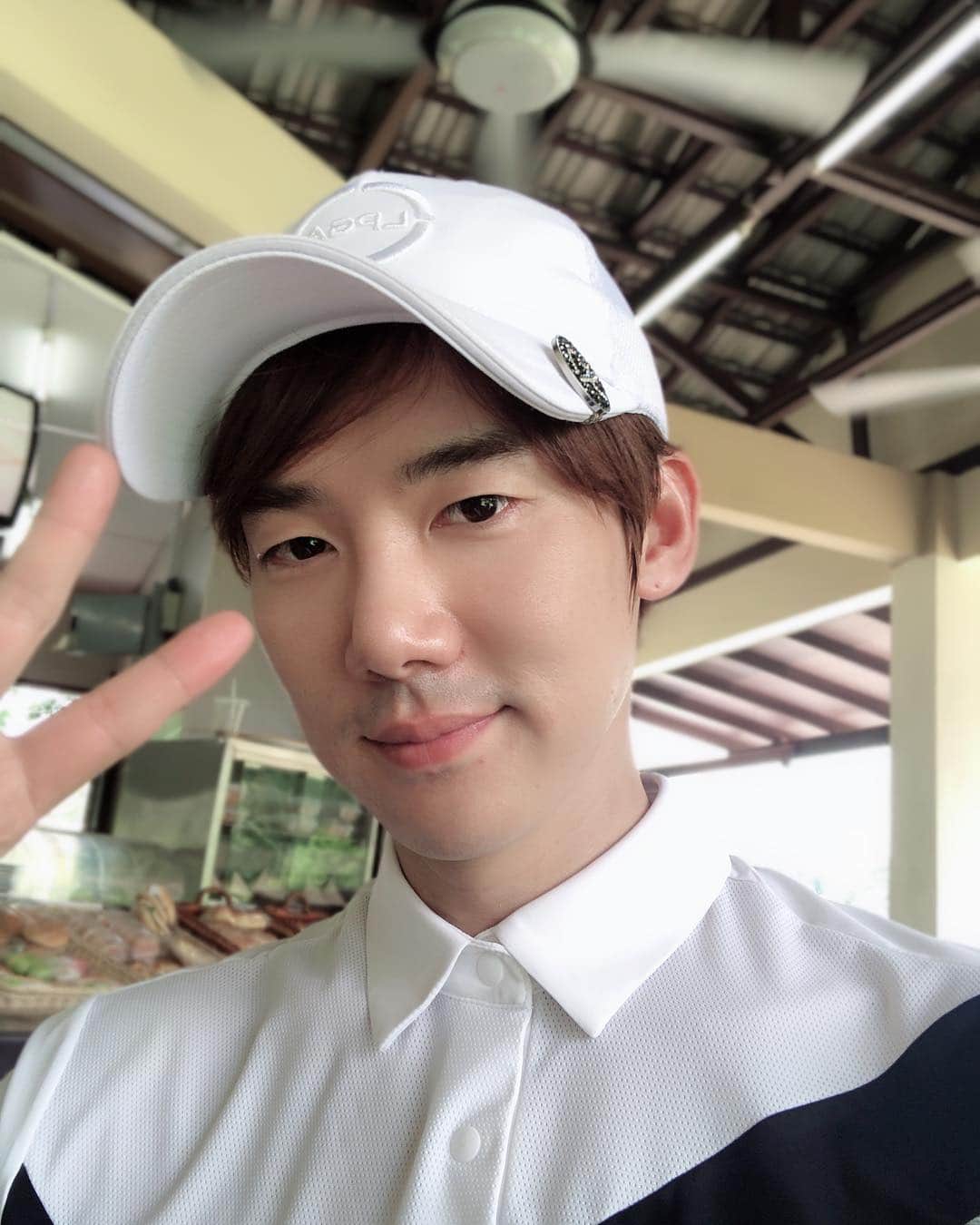 ユ・ヨンソクのインスタグラム：「#광고 #KL #lpga골프웨어」