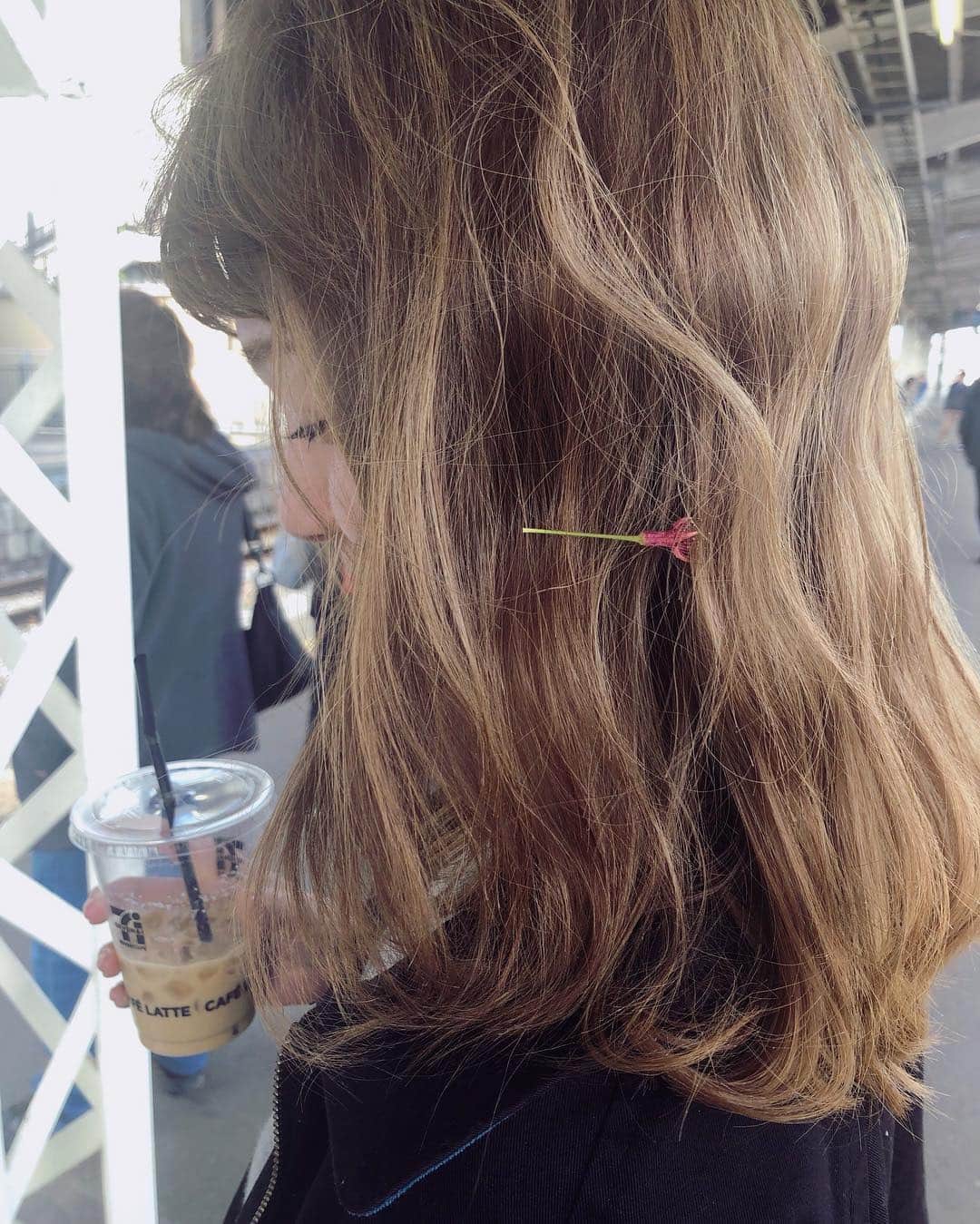 のインスタグラム：「いつのまにかついてた」