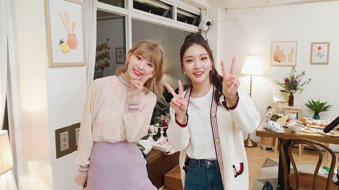 h3artbrak3rsさんのインスタグラム写真 - (h3artbrak3rsInstagram)「… #hkt48 #IZONE #아이즈원 #アイズワン  #sakura #宮脇咲良 #미야와키사쿠라 #さくら #ChungHa #청하 #チョンハ #EveryonesKitchen #모두의주방 #みんなのキッチン」4月28日 21時52分 - h3artbrak3rs