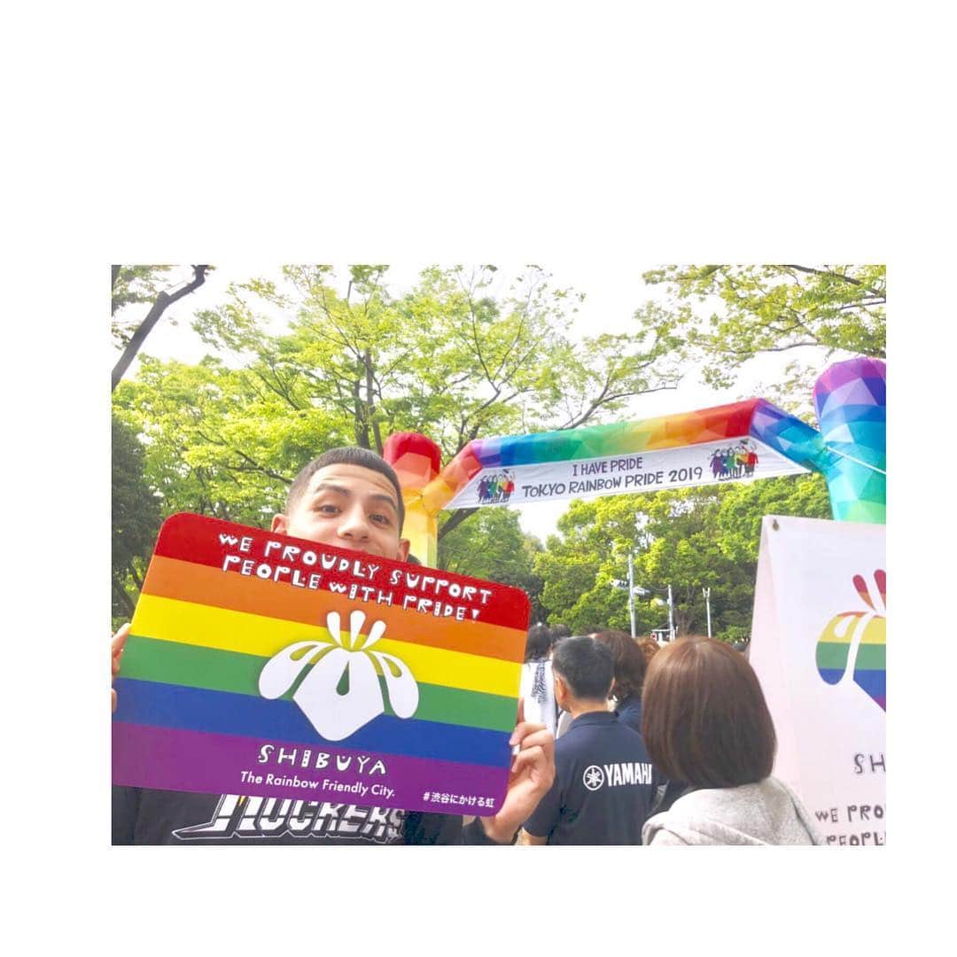 ベンドラメ礼生さんのインスタグラム写真 - (ベンドラメ礼生Instagram)「2019.04.28 . . 『 Happy pride 🌈 』 . #tokyorainbowpride に参加してきました。 素敵な笑顔がたくさん見れて とてもhappyな気持ちになりました。 . 自分が自分らしくいられる世の中に♪ . #happypride #lgbt」4月28日 21時56分 - venleo.9