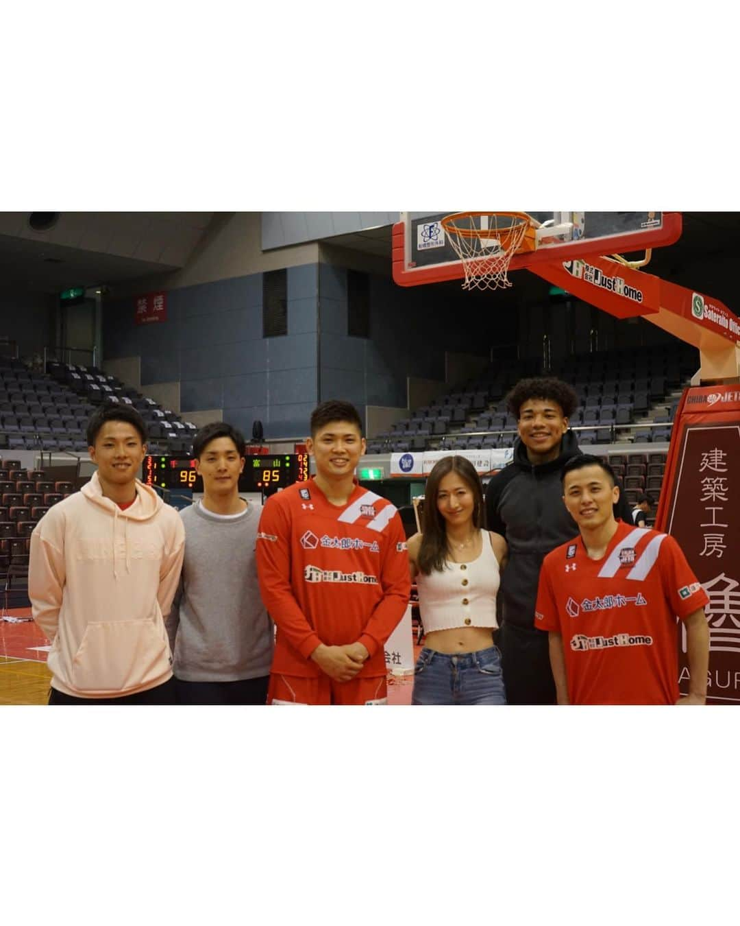 宮河マヤさんのインスタグラム写真 - (宮河マヤInstagram)「初のBリーグ観戦🔥🏀My first time at a professional Japanese basketball game! Thanks boys!!﻿ ﻿ NBAとはまた一味違う雰囲気を味わうことが出来てとても新鮮でした。年々盛り上がりを見せているBリーグをこれからもっともっと！沢山の方に知ってもらい、更に日本中を賑わせてくれるのを楽しみにしています！！🏀 Congratulations to 千葉ジェッツふなばし👏我喜歡篮球🔥💪﻿ ﻿ #Basketball #バスケ #Playoffs #篮球 #千葉ジェッツ #netadakara」4月28日 21時59分 - maya_m0901