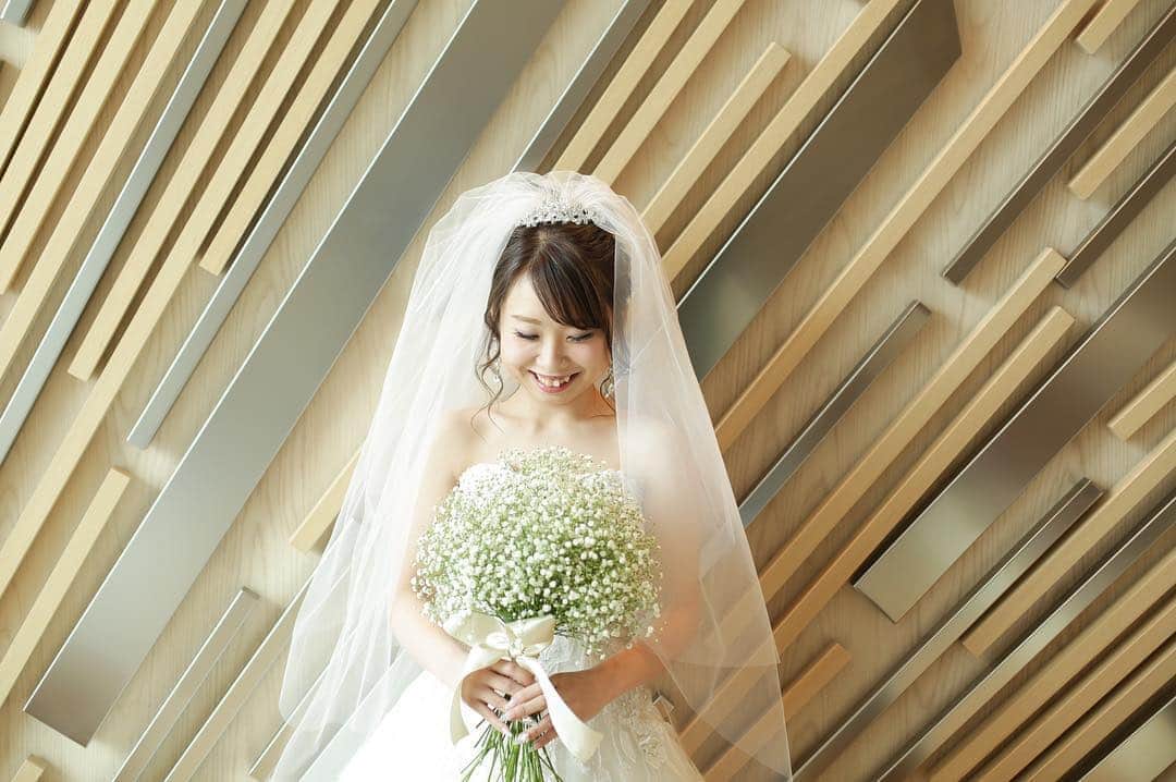 The 33 Sense of Weddingさんのインスタグラム写真 - (The 33 Sense of WeddingInstagram)「・ 結婚式 ・ 感謝を伝える日 ・ ありがとうってどれだけ言ってもたりない 愛してるってどれだけ言ってもたりない お父さん、お母さんありがとう ・ 私幸せになります ・  #33花嫁  #The33Wedding#ウエディングレポ#おしゃれ  #the33senseofwedding #梅田#北新地#西梅田 #結婚式 #ナチュラル  #大阪  #プレ花嫁 #式場見学#花嫁 #プロポーズ #marry花嫁  #dearswedding #wedding #ウエディング#大阪花嫁  #ウェディング #love #follow #結婚式準備 #日本中のプレ花嫁さんと繋がりたい #いいね婚」4月28日 22時01分 - the_33_sense_of_wedding