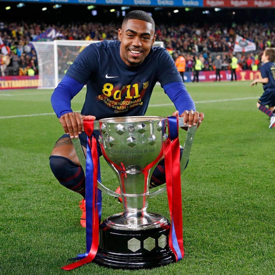 マウコム・フィリペ・シウヴァ・デ・オリヴェイラのインスタグラム：「🏆 campeões de @laliga , muito feliz por esta grande conquista, por poder fazer parte desse grupo fantástico , obrigado senhor por tudo , VISCA BARÇA🔴🔵 @miguelruizfcb」