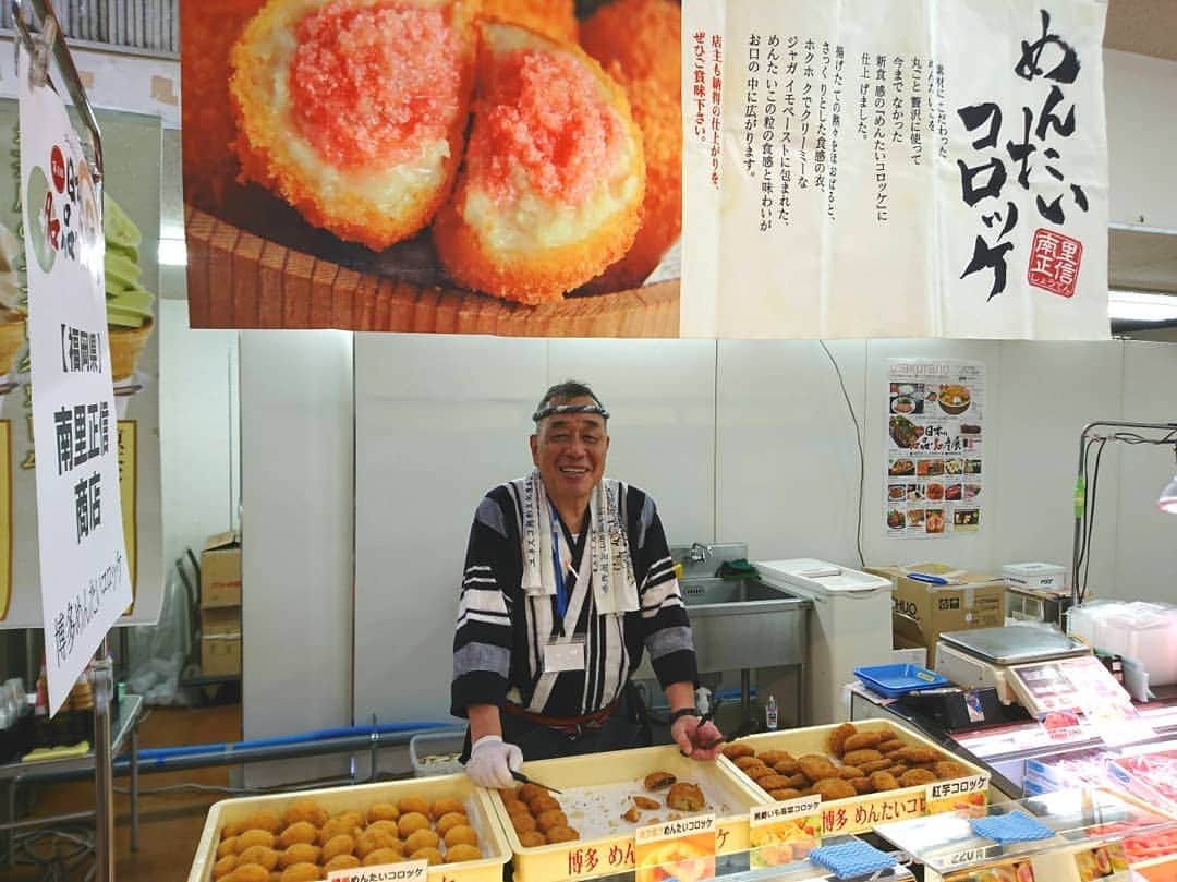 服部未佳さんのインスタグラム写真 - (服部未佳Instagram)「GW✨皆さまいかがお過ごしですか？ 青森市のさくら野百貨店では、日本全国を旅したような気分になれるイベントが開催されています！おいしいもの盛りだくさん😋1日中いられます😁私の大好きな新潟の柿の種も…個人的には大辛口がオススメです🔥 #日本の名品名産展 #さくら野 #ハッピィ」4月28日 22時18分 - mikahattori_aba