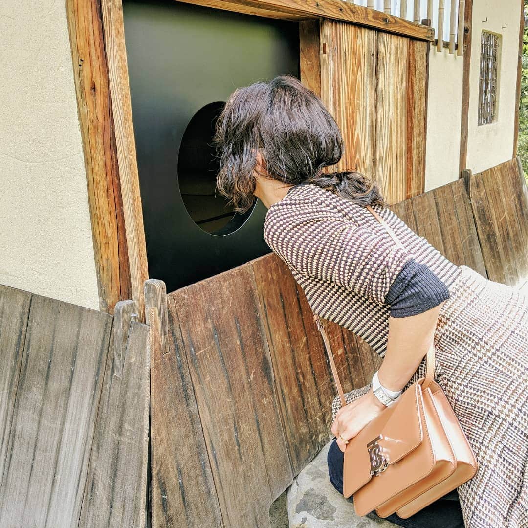 Yoshiko Kris-Webb クリス-ウェブ佳子さんのインスタグラム写真 - (Yoshiko Kris-Webb クリス-ウェブ佳子Instagram)「#kyotographie2019 京都国際写真祭5月12日まで。建築と空間と音楽と映像と自然と政治と歴史と性と宗教とファッションと、写真家たちが切り取った全部を８時間で詰め込めるだけ詰め込んで、一体私は何に一番惹かれるのかを見つけに京都へ。」4月28日 22時20分 - tokyodame