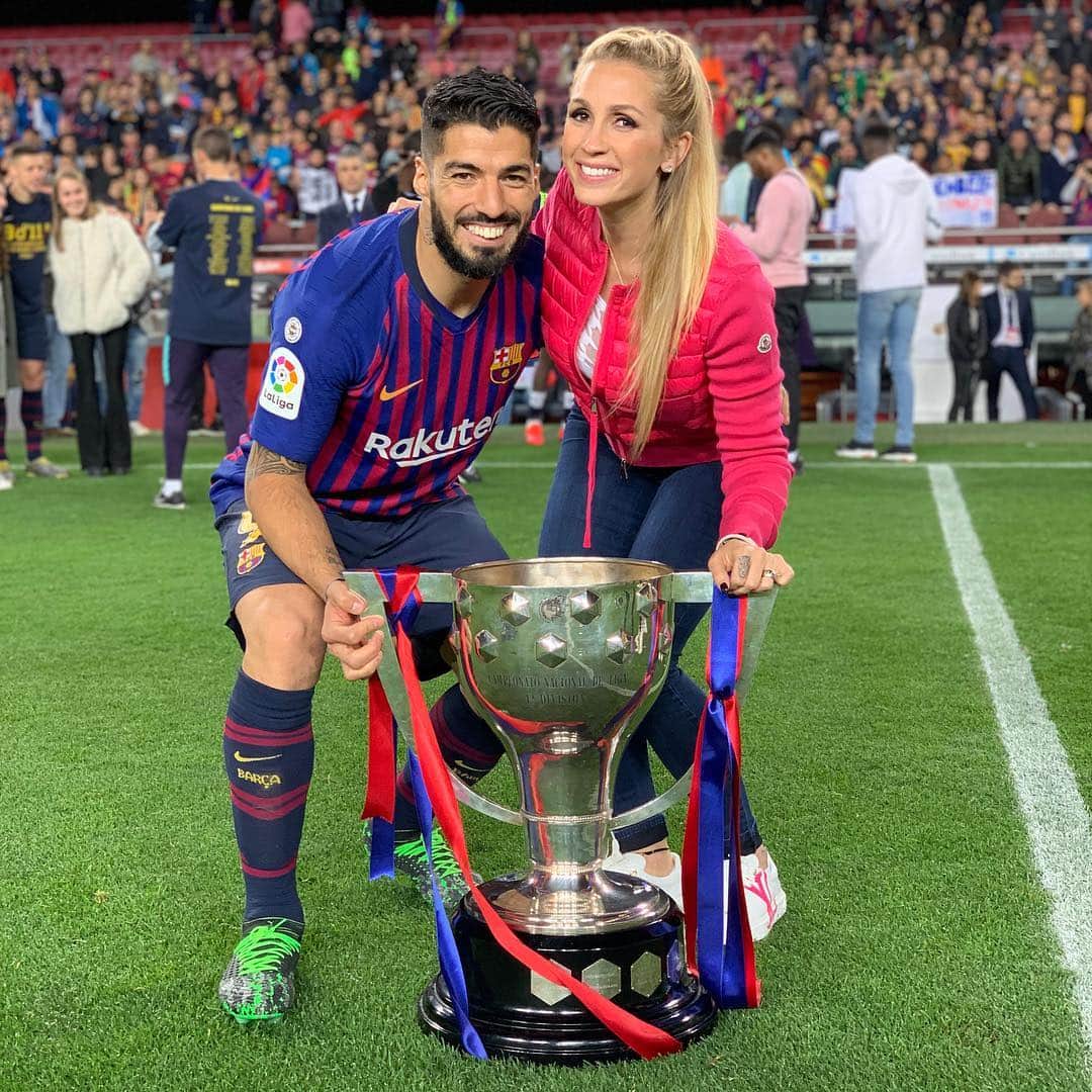 ソフィア・バルビのインスタグラム：「orgullosa de vos! ❤️❤️ @luissuarez9」