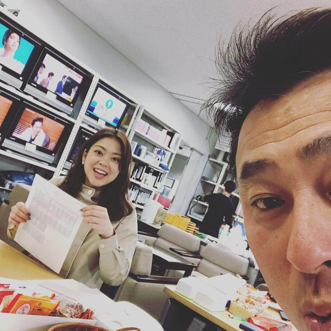 岩本勉さんのインスタグラム写真 - (岩本勉Instagram)「まいど！ フジテレビCSプロ野球ニュース 23時から！ 杉原千尋アナウンサーがカンフールック（＾∇＾）」4月28日 22時29分 - gun18gun18