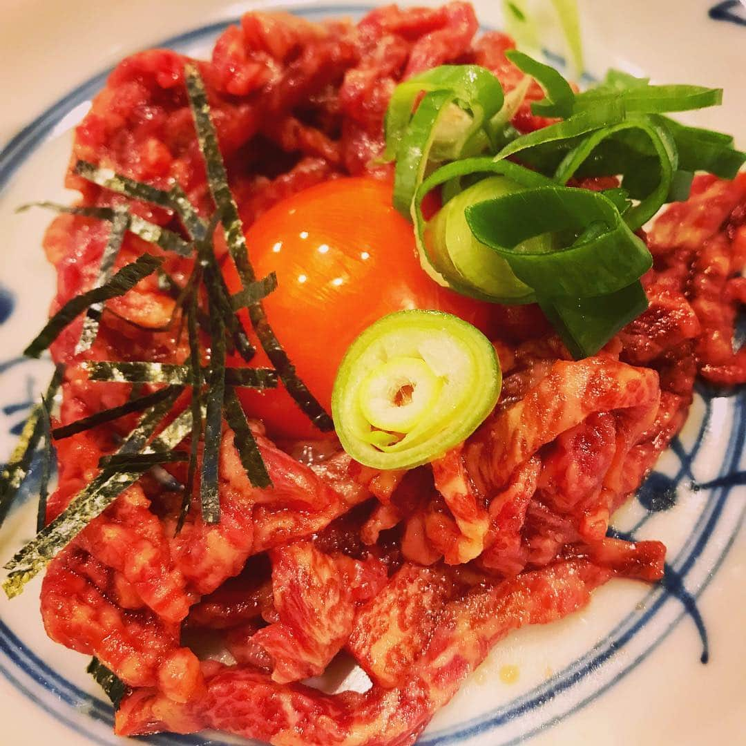 石原夕里朱さんのインスタグラム写真 - (石原夕里朱Instagram)「Dinner♡ #dinner #Kyoto #hometown #gw #goldenweek #yakiniku #yum #gourmetstagram #food #instafood #kyotodinner #kyotoeats #ディナー #京都 #帰省 #地元 #家族団欒 #ゴールデンウィーク #焼肉 #小さい頃から来てる焼肉屋さん #隠れ家 #ユッケ最高 #カルビとろける #普段カルビ食べないけど #ここのカルビは1人で3人前ぐらい食べちゃう #美味しすぎるから有名にならないでほしい #😂 #京都グルメ #りぃグルメ京都 #ただいま京都」4月28日 22時33分 - ri_hannari