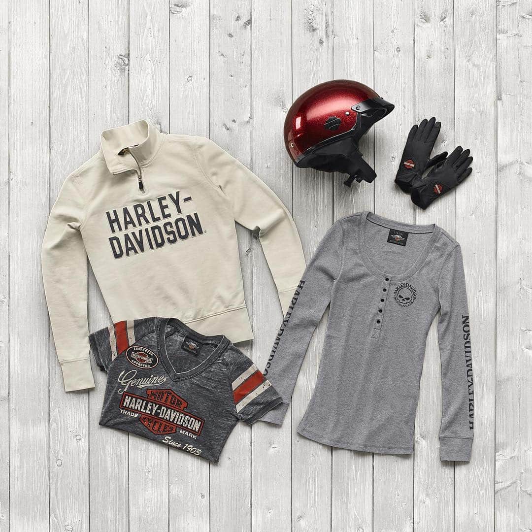 Harley-Davidsonさんのインスタグラム写真 - (Harley-DavidsonInstagram)「Guarantee you’re mom’s favorite. 👌 Shop the Mother’s Day Gift Guide to find the perfect #HarleyDavidson gear to kick-start her day. #FindYourFreedom」4月28日 23時03分 - harleydavidson