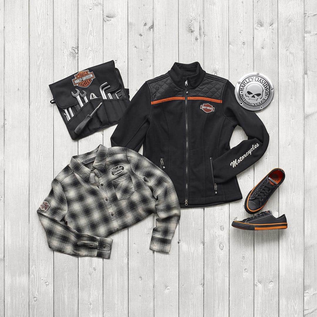 Harley-Davidsonさんのインスタグラム写真 - (Harley-DavidsonInstagram)「Guarantee you’re mom’s favorite. 👌 Shop the Mother’s Day Gift Guide to find the perfect #HarleyDavidson gear to kick-start her day. #FindYourFreedom」4月28日 23時03分 - harleydavidson