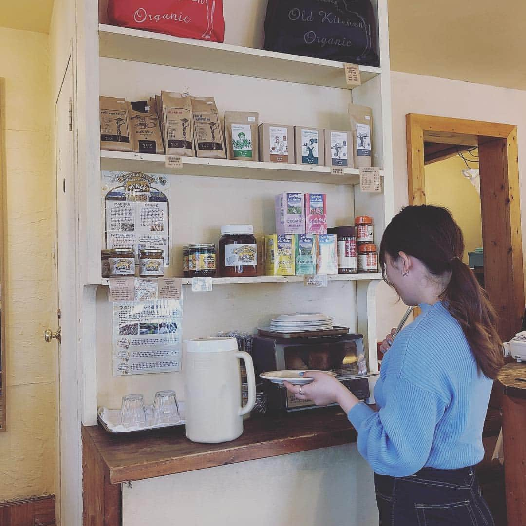 日向すずさんのインスタグラム写真 - (日向すずInstagram)「ふらっと立ち寄った素敵なカフェ☕️ 四角いカレーパンがおいしすぎた🥐」4月28日 23時04分 - osuzudashi_