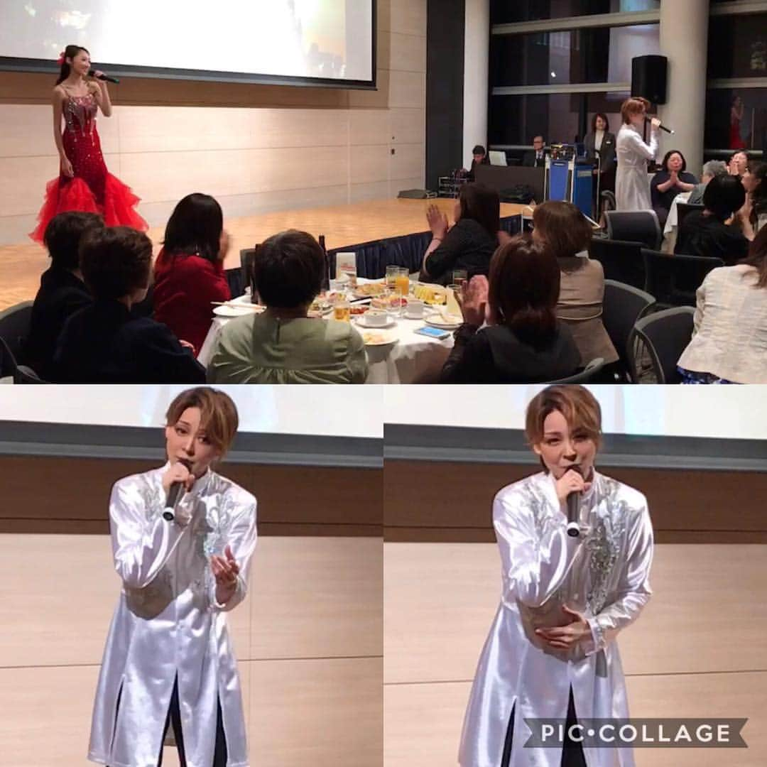 初嶺麿代さんのインスタグラム写真 - (初嶺麿代Instagram)「すずのき様主催。 ドリームコレクションinコレド室町「平成最後の晩餐会」 にて平成最後の宝塚og ショーでした。 城咲あいちゃんとのステージ。 沢山のお客様の前で歌わせて頂き、 平成の良い思い出になりました^_^ #平成 の #ラストステージ  #宝塚og #城咲あい ちゃんと。 #温かいご声援ありがとうございました  #皆様の笑顔に感謝  #すずのき #コレド室町 #三越前」4月28日 23時13分 - hatsunemayo